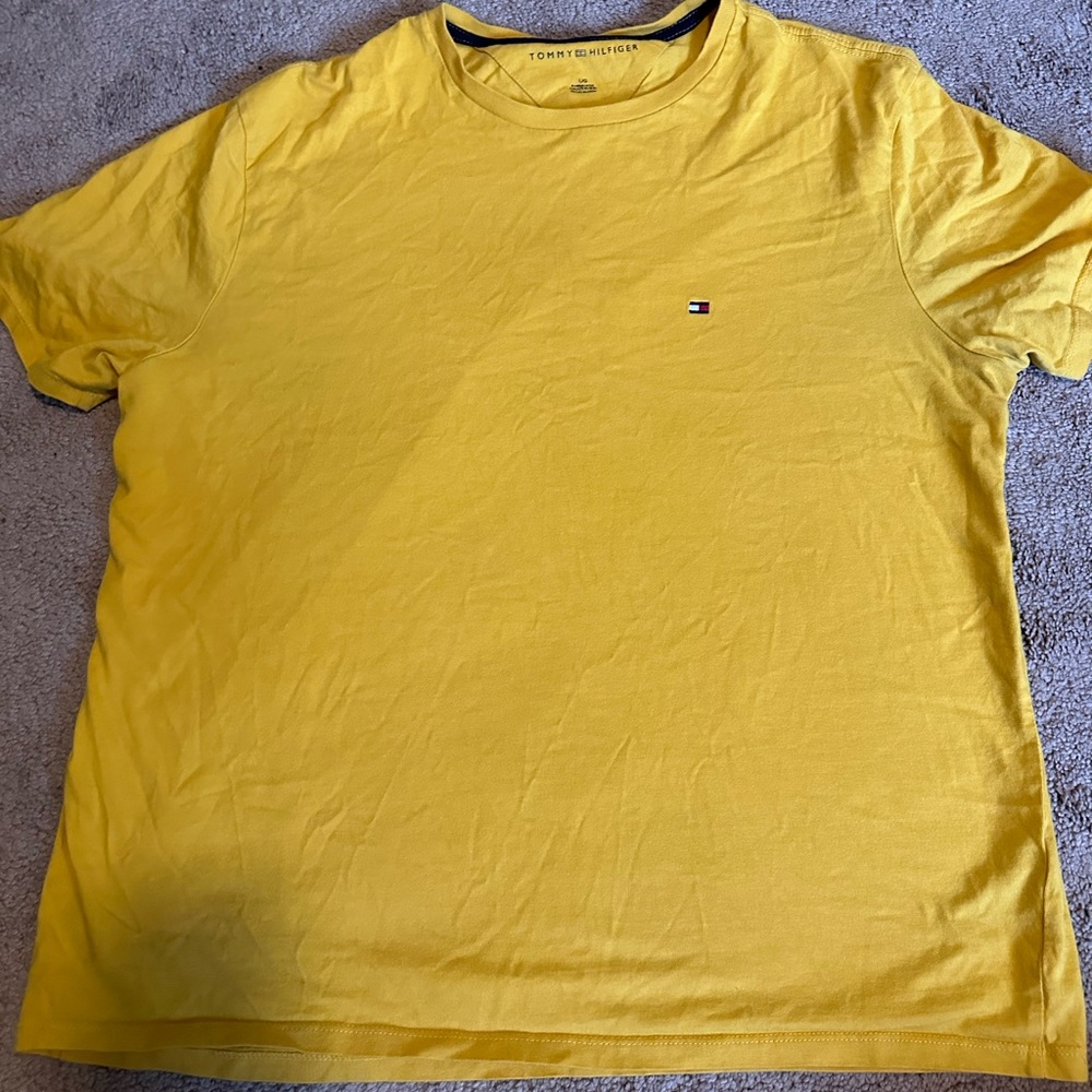 Men’s Tommy Hilfiger tee shirt